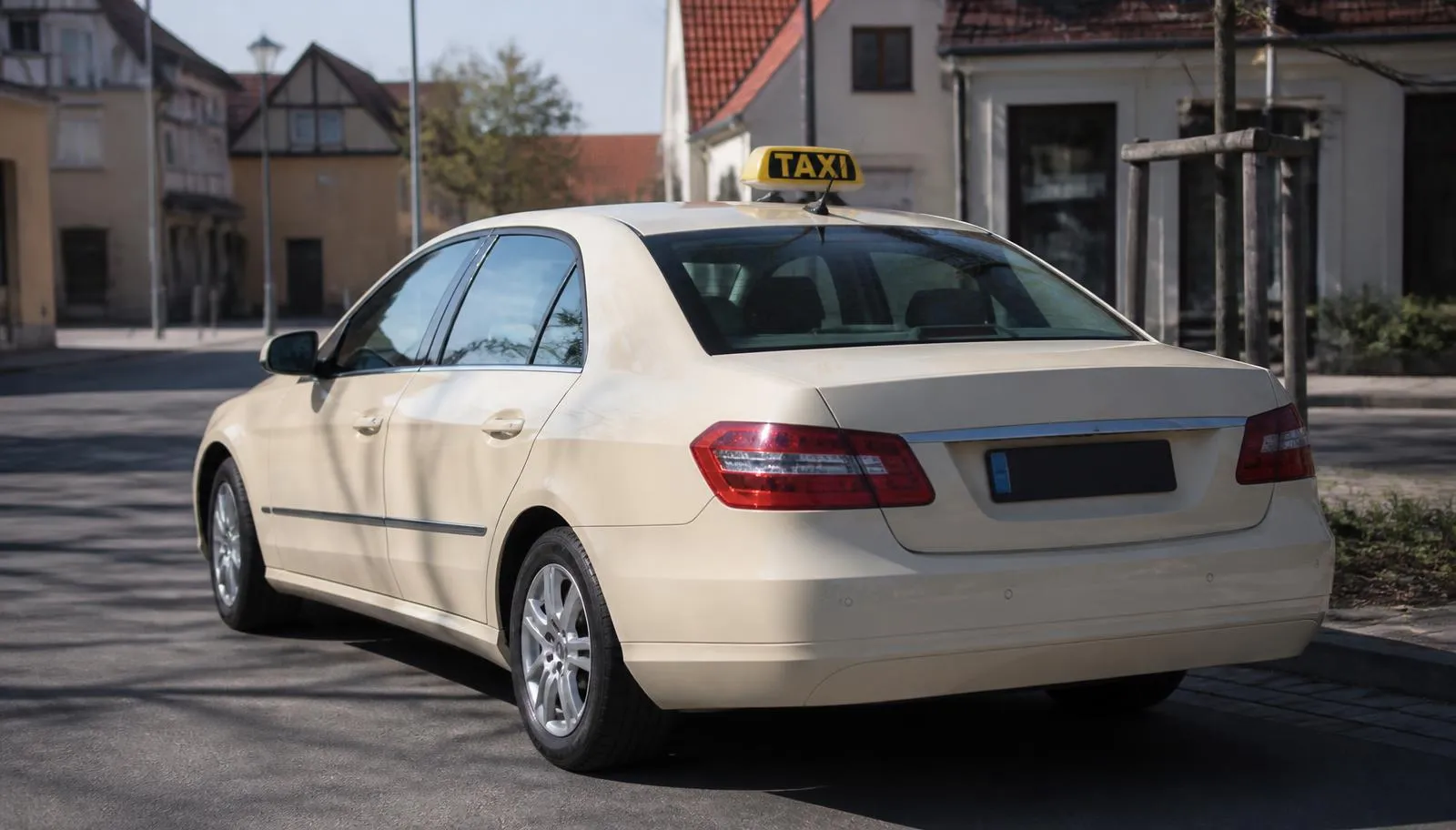 Fahrzeug für die Personenbeförderung, Versicherung für Mietwagen mit Fahrer